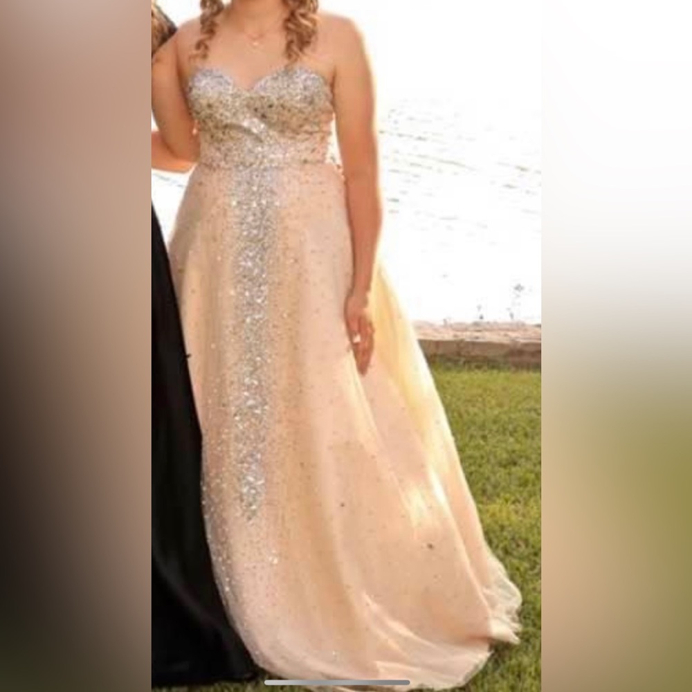 Prom dress worn once comes with dust bag